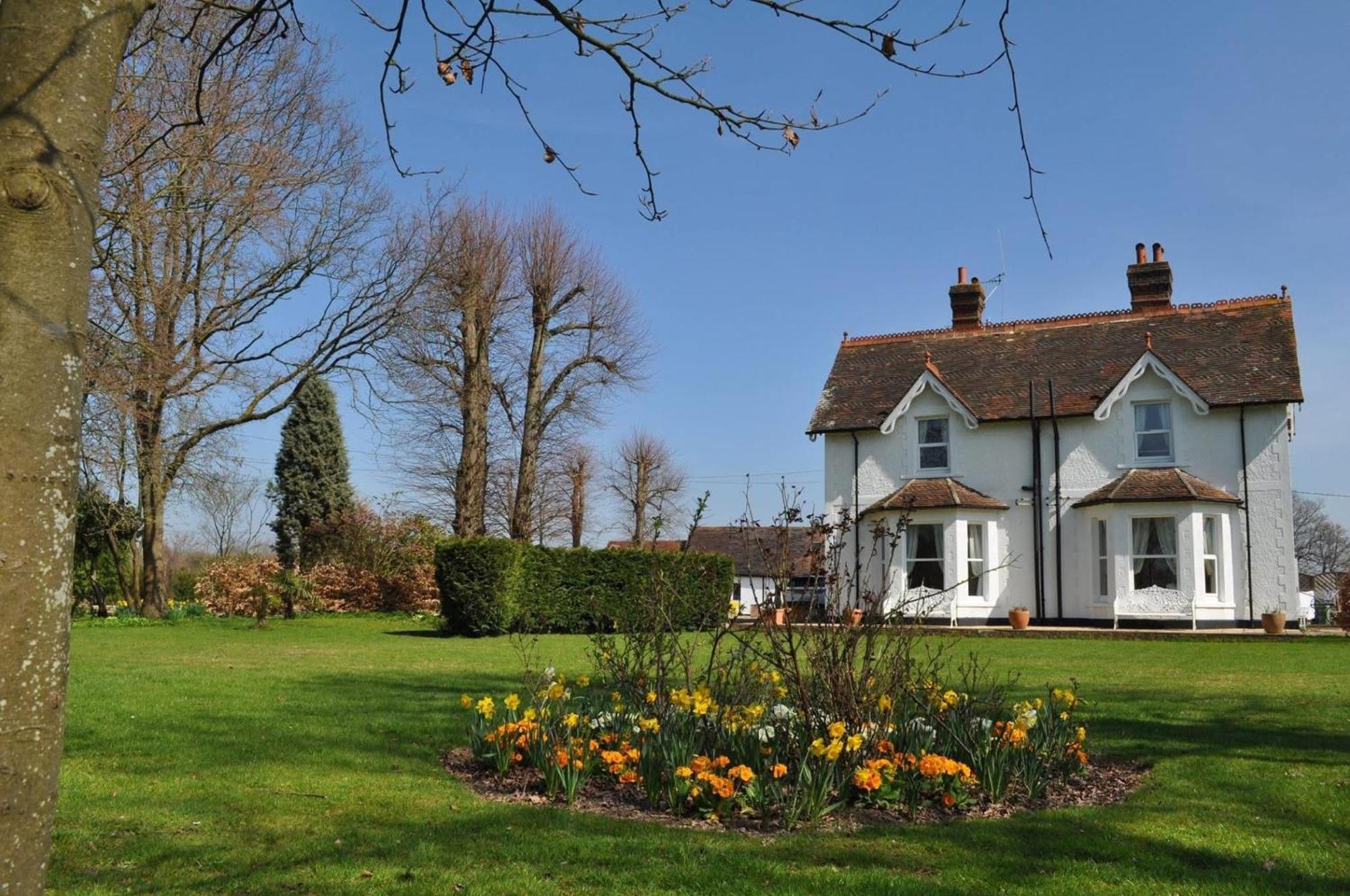 Hookwood Lodge London Gatwick ホーリー エクステリア 写真
